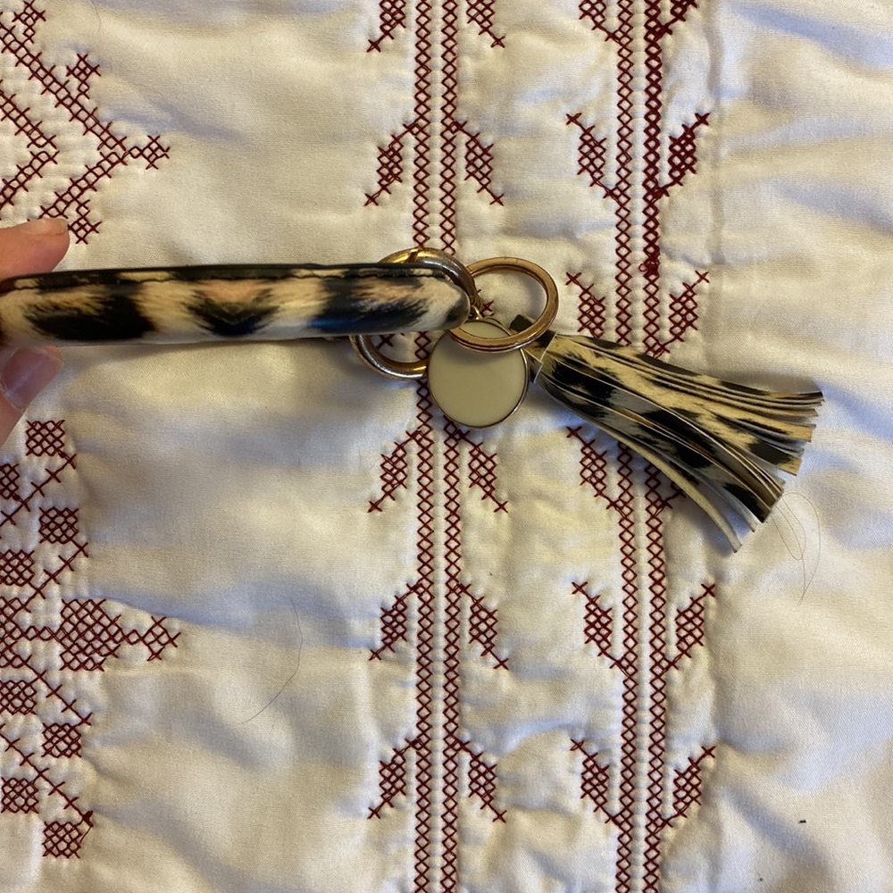 Leopard Print Key Ring - Picture 2 of 3
